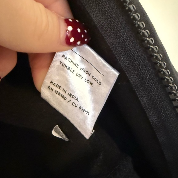 Womens PACT Organic Cotton Black Brushed Fleece
Courtside Hoodie Size L - Picture 6 of 8